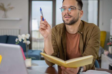 Aprender Idiomas Online en 2025; Ventajas e Inconvenientes Aprender Idiomas Online en 2025; Ventajas e Inconvenientes