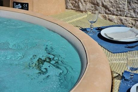 Explorando habitacion con jacuzzi girona: Una experiencia única y emocionante.