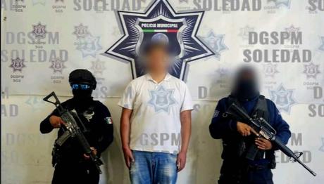 Detienen en Soledad de Graciano Sánchez a objetivo criminal prioritario por robo y portación de arma