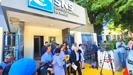 Médicos serán recibidos en el Palacio; levantan huelga de hambre.