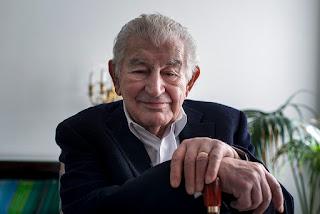 Del poema de cada día. Hoy, Descripción de la mentira, de Antonio Gamoneda