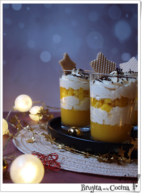 Vasitos de piña y mango con crema de mascarpone