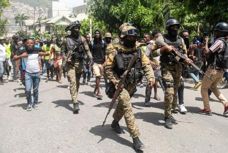 El Salvador envía 8 soldados a Haití; Guatemala, 75.