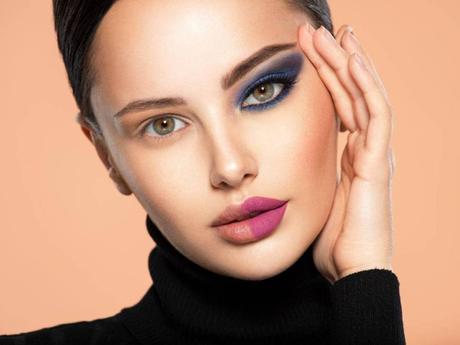 El maquillaje que transforma miradas en 2025