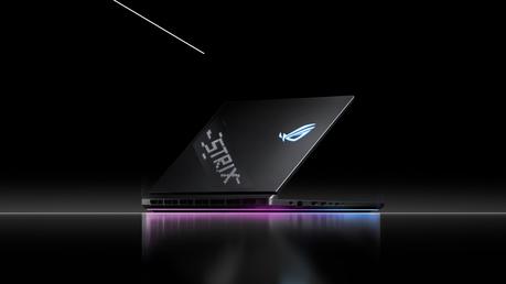 CES 2025: ASUS ROG presenta las últimas laptops ROG Strix para desbloquear un potencial de juego ilimitado Strix_Scar18_KV_a SCAR 18 sitting on a reflective surface