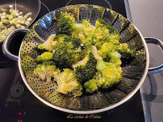 Tortilla de brócoli y ajos tiernos