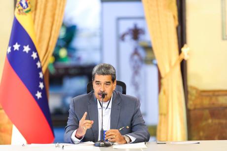 Maduro promete impulsar una «gran reforma constitucional» a partir de la toma de posesión el viernes