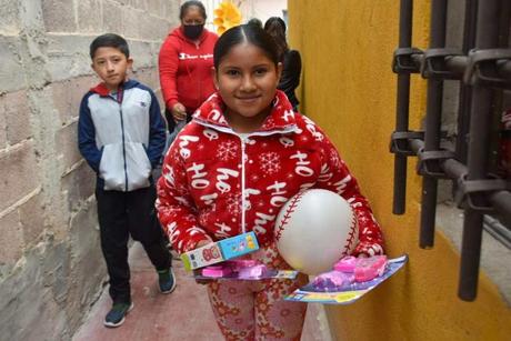 Ayuntamiento de Soledad de Graciano Sánchez lleva alegría y apoyo a comunidades rurales con la Caravana “Canasta Digna” y “Arropando Corazones” Ayuntamiento de Soledad de Graciano Sánchez lleva alegría y apoyo a comunidades rurales con la Caravana “Canasta Digna” y “Arropando Corazones”