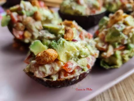 Aguacates rellenos de salmón ahumado Aguacates rellenos de salmón ahumado