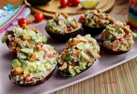 Aguacates rellenos de salmón ahumado