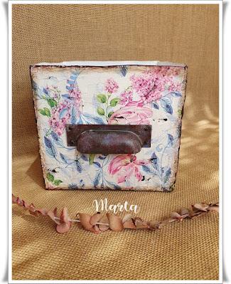 CAJA DE VINO RECICLADA EN MACETERO CAJA DE VINO RECICLADA EN MACETERO