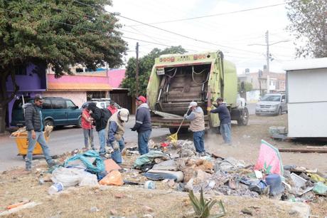 DIF Municipal interviene en apoyo a adulto mayor que vivía en condiciones insalubres en SLP