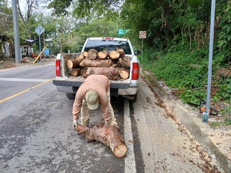 Rehabilitan carretera Xolol-Tancanhuitz en la Huasteca sur tras afectaciones por lluvias Rehabilitan carretera Xolol-Tancanhuitz en la Huasteca sur tras afectaciones por lluvias