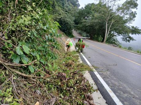 Rehabilitan carretera Xolol-Tancanhuitz en la Huasteca sur tras afectaciones por lluvias