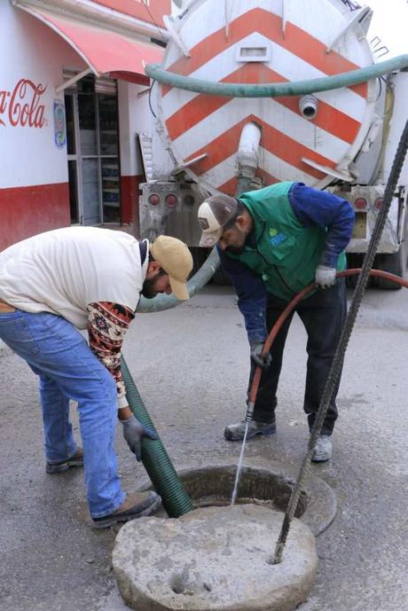 Gobierno de Villa de Pozos atiende más de 50 solicitudes de desazolve de drenajes