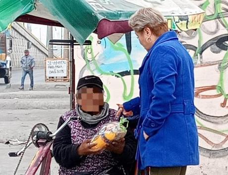 Entregan raciones alimenticias y cobijas a personas vulnerables en Soledad de Graciano Sánchez Entregan raciones alimenticias y cobijas a personas vulnerables en Soledad de Graciano Sánchez