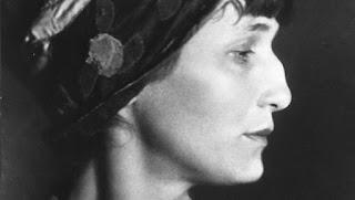 Del poema de cada día. Hoy, Dedicatoria, de Anna Ajmátova