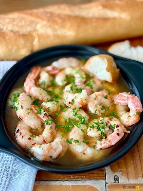 Gambas al ajillo, tradición española en una receta