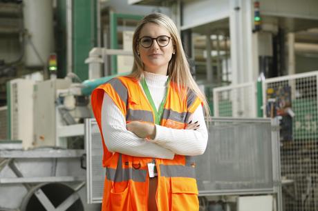 Schneider Electric nombra a Eva Sánchez Plant Director para las fábricas de Universal Enclosures en Catalunya Schneider Electric nombra a Eva Sánchez Plant Director para las fábricas de Universal Enclosures en Catalunya