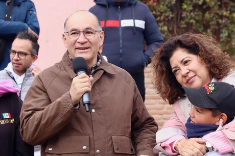 Enrique Galindo encabeza rehabilitación de área verde en Fovissste durante el Domingo de Pilas