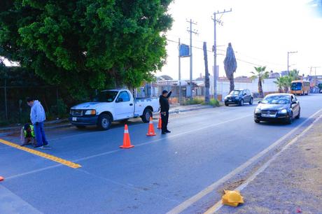 Instalan reductores de velocidad para mayor seguridad en escuela primaria de Villa de Pozos