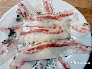 CHIPIRONES RELLENOS CON SUS PATAS ENCEBOLLADAS Y PAPADA IBÉRICA DE DEHESA DE LOS MONTEROS.