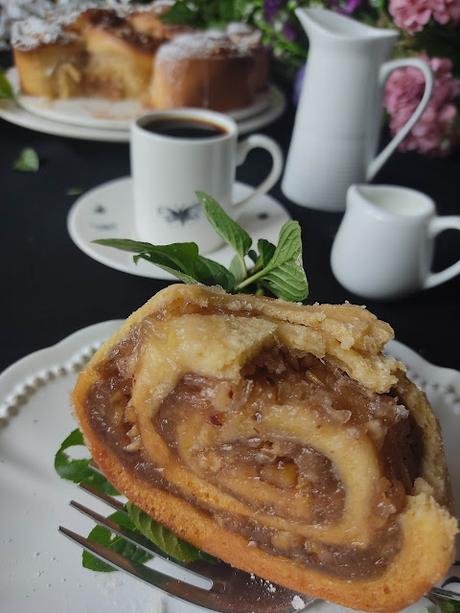 BRIOCHE RELLENO DE FRUTOS SECOS Y CABELLO DE ANGEL