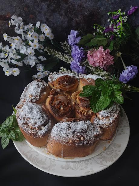 BRIOCHE RELLENO DE FRUTOS SECOS Y CABELLO DE ANGEL