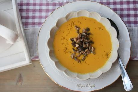 Crema de calabaza, champiñones y foie  El Ágora de Ángeles