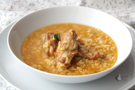 Arroz caldoso con conejo