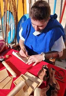 MÁS QUE SOLDADOS. EL LIBRARIUS, LA BUROCRACIA EN LAS LEGIONES.