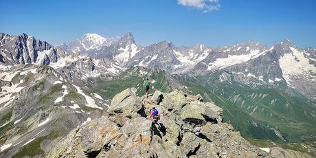 Pointe de Drône (2.948  m.) desde el Col Grand St. Bernard