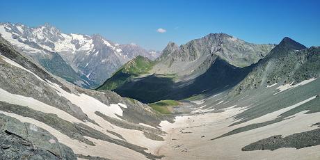 Pointe de Drône (2.948  m.) desde el Col Grand St. Bernard