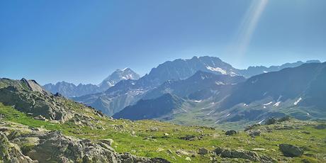 Pointe de Drône (2.948  m.) desde el Col Grand St. Bernard