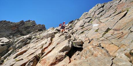 Pointe de Drône (2.948  m.) desde el Col Grand St. Bernard