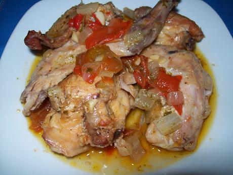 Conejo guisado al vino blanco