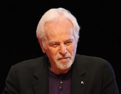 Alejandro Jodorowsky: “No es fácil envejecer”.
