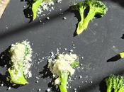 Delicioso aperitivo brócoli queso parmesano horno