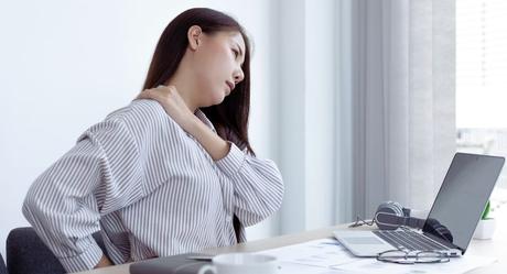 Cómo reducir la tensión relacionada con el estrés en el cuello y los hombros Reducir la tensión relacionada con el estrés