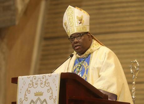 Obispo castro enrostra al presidente importancia mano de obra haitiana. Obispo castro enrostra al presidente importancia mano de obra haitiana.