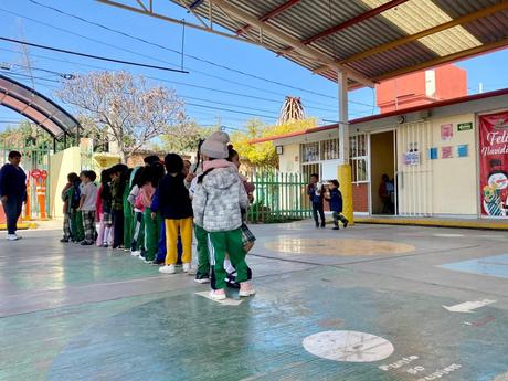 Villa de Pozos refuerza medidas preventivas en escuelas para proteger a estudiantes durante el invierno