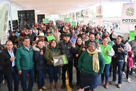 Gobernador Ricardo Gallardo entrega camino Cerritos-San Pedro de los Hernández en beneficio de 16 mil usuarios
