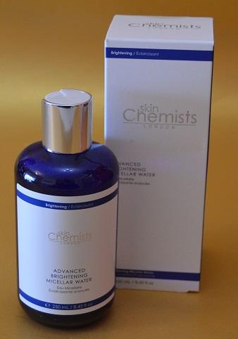 El agua micelar “Advanced Brightening Micellar Water” de SKIN CHEMISTS