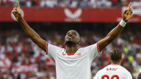 El Sevilla, optimista con la continuidad de Badé y Lukebakio