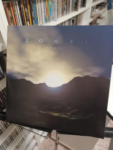 ZOMBI: COSMOS (2004) ZOMBI: COSMOS (2004)