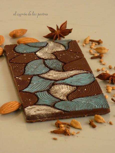 Tableta de Chocolate Negro con Almendra y Especias Tableta de Chocolate Negro con Almendra y Especias
