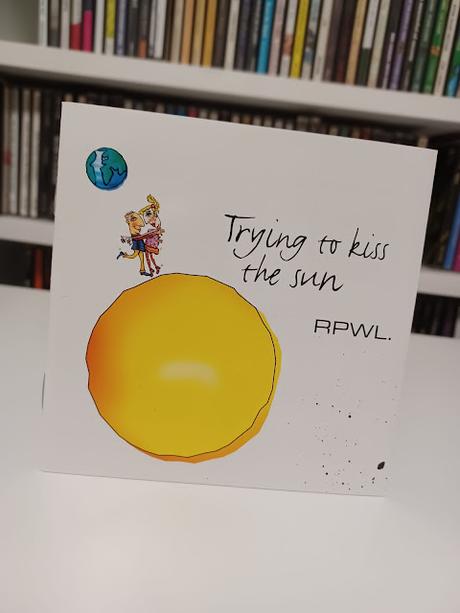 RPWL: TRYING TO KISS THE SUN (2002)