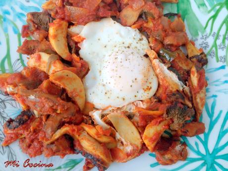 SETAS CON PISTO Y HUEVO