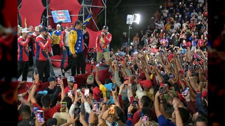 El presidente de la República, Nicolás Maduro, alertó a los venezolanos sobre las maniobras orquestadas por la extrema derecha para implantar esc