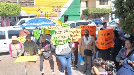 Protestan ante falta de medicamentos y presunto acoso laboral en el IMSS de San Luis Potosí